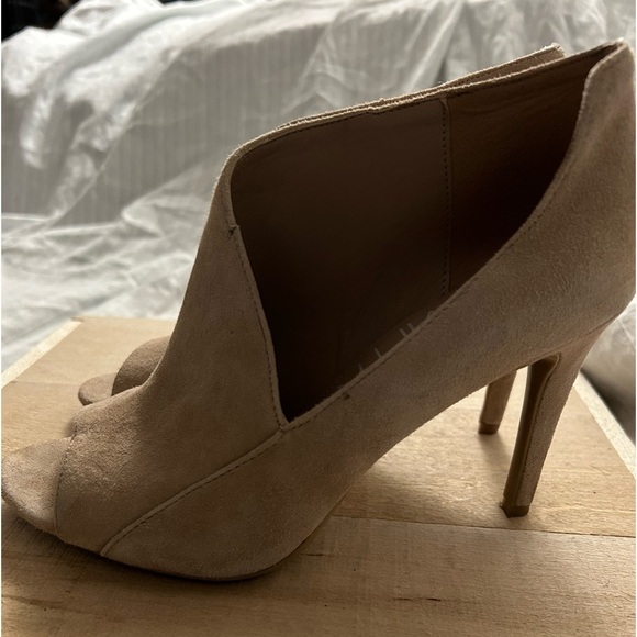 Womens Calvin Klein Nastassia Peep Toe Open Side Boots, Desert Sand Size 7.5 - Picture 2 of 9